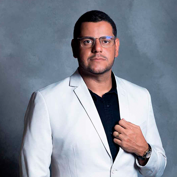 Rafael Santos, contador, fundador da RS